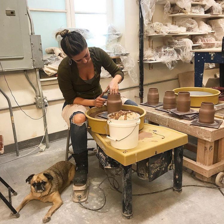 la mano pottery classes